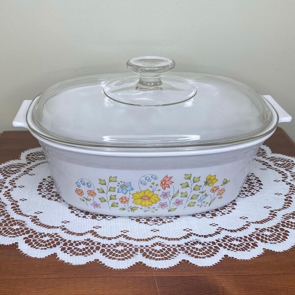 Vintage Corning Ware “Spring Meadow” 2 1/2 Quart Oval Casserole Dish with Pyrex Lid - Mid-Century Modern Kitchenware - Vintage Cookware