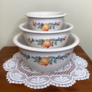 Vintage Corelle Stoneware “Abundance” Design Nesting Bowls Set – 1QT, 2QT, 3QT