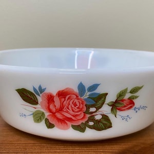 Vintage JAJ (Pyrex) Rose design casserole/baking dish #513 made in England
