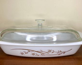 Vintage Pyrex „Golden Honeysuckle“ 1 1/2 Qt Auflaufform mit Glasdeckel - Mid Century Modern | Vintage Kochgeschirr | Retro Backformen