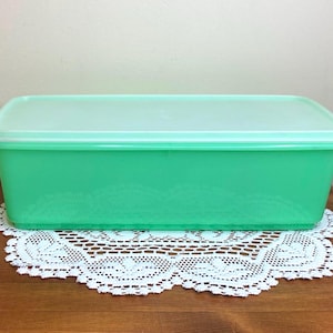 Vintage Celery Tupperware Container with Original Lid