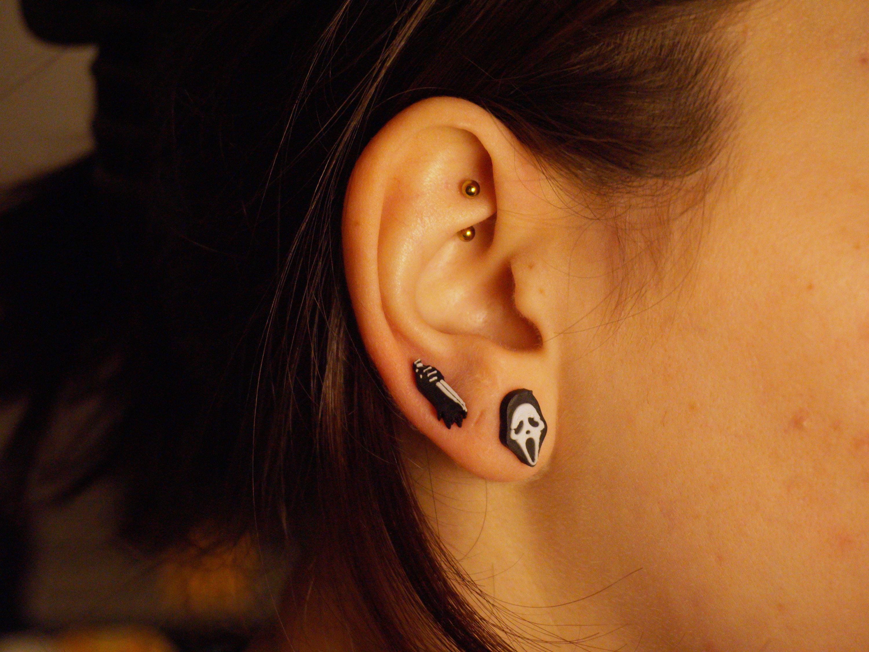 Scream Stud Earrings (2 pairs)