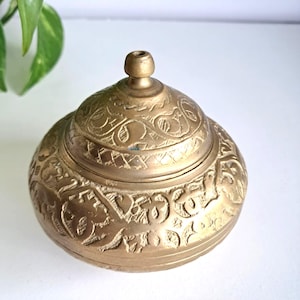 Vintage Brass Engraved Turkish Trinket Dish / Bowl – Embossed Jewelry Holder