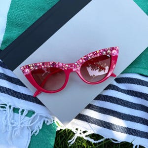 Pink Cat Eye Retro 50s Embellished Sunglasses, Glam Birthday or Festival Sun Glasses, Sparkly Hot Pink Bling Sunnies - Made to Order