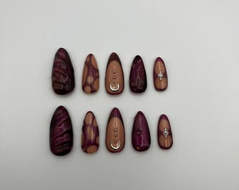 Almond nails | pinky purple press-ons | cateye polish