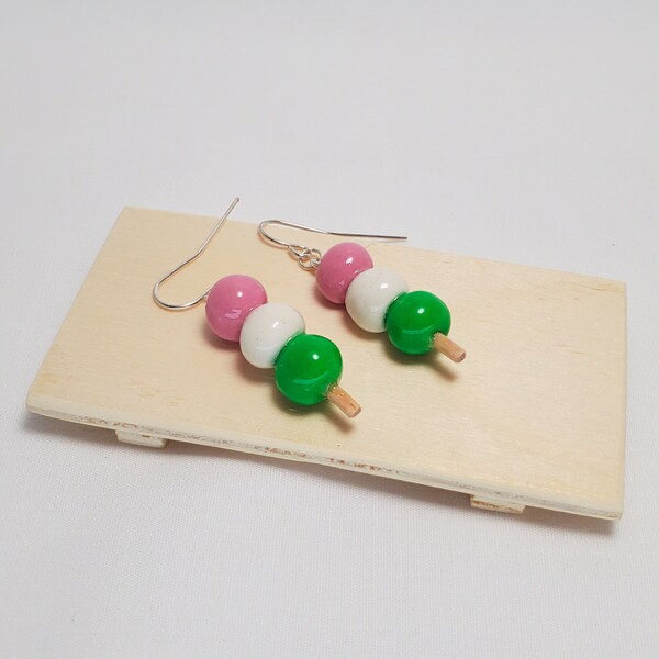 Japanese Dango Earrings in three colors with silver colored hook, hanami, for students, anime lover, coworker, gift for birthdays, college