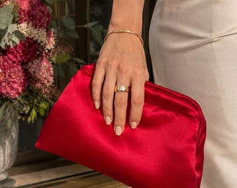 Bolso de raso rojo/Bolso de raso hecho a mano/Bolso de mano elegante/Bolso de mano con boquilla/Bolso de mano para fiesta/ Clutch rojo/
