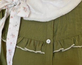 Cuello de coralina blanco. Bufanda suave artesanal. Complemento elegante de invierno hecho a mano.