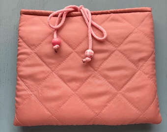 FUNDA PARA iPAD Evuchi. Diseño coqueto y delicado.