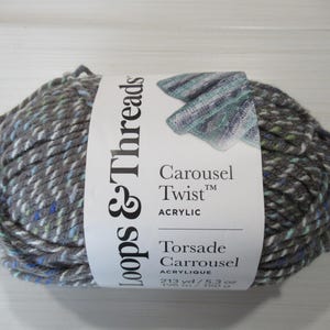 LOOPS AND THREADS  Carousel Twist. Castle