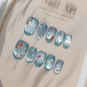 Nail art bleu océan estival/mignon court ovale ongle/adolescent étudiant/ongles oeil de chat/presse fait main sur les ongles/ongles pour les vacances d'été