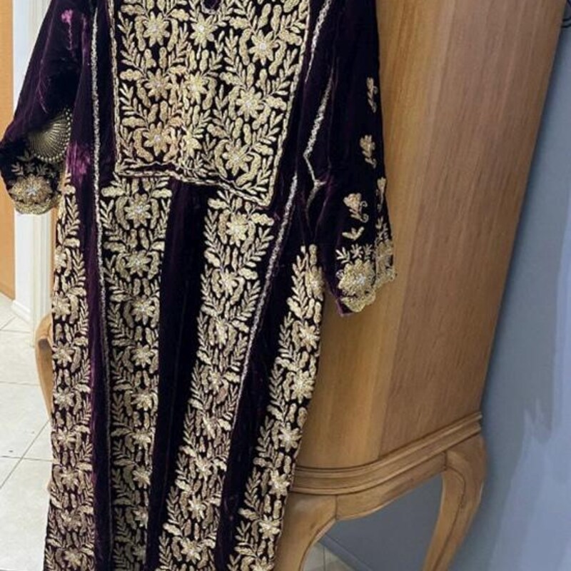 VELVET ABAYA