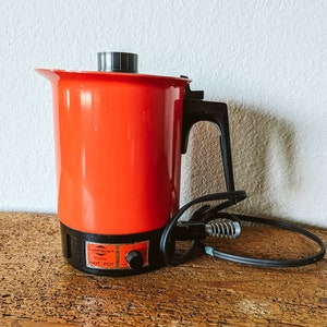 West Bend 2 - 5 cup hot pot & Aroma electric kettle. Both came on when  tested. - Northern Kentucky Auction, LLC
