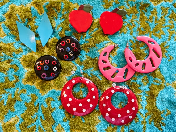 Vintage 1980s Earrings Retro Costume Jewelry Dang… - image 1