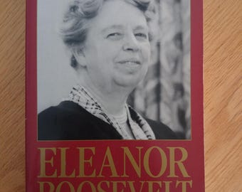 Vintage paperback The Autobiography of Eleanor Roosevelt.
