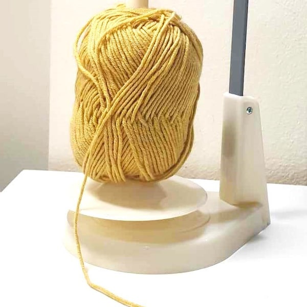 The Wool Jeanie Magnetic Pendulum Yarn Holder Spinning Feeder for Knitting and Crochet