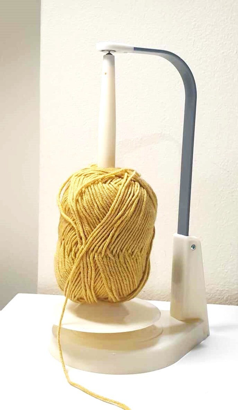 The Wool Jeanie Magnetic Pendulum Yarn Holder Spinning Feeder for Knitting and Crochet image 1