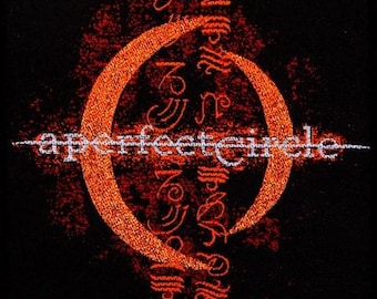 Parche sublimado con aplique termoadhesivo A Perfect Circle 03