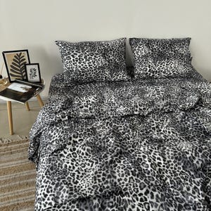 Parure de lit 100 % coton à imprimé léopard de luxe, 4 pièces : 2 taies d&#39;oreiller, une housse de couette, un drap plat ou un drap-housse. Taille personnalisée