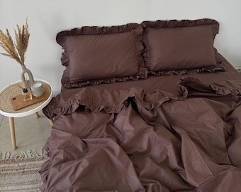 Elegant Brown Ruffled Bedding Set – Duvet Cover, Pillowcases, and Flat or Fitted Sheet – Soft Cotton for Cozy Bedroom Décor