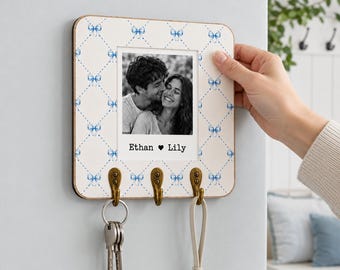 Personalized Photo Key Holder, Custom Couple Picture Sign, Entryway Wall Key Rack, Anniversary GIFT 2026, Housewarming Gift, Home Decor