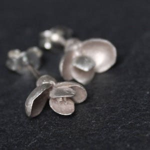 Tiny succulent stud earrings -Sterling silver stud-Plant earrings -Nature jewelry -Casted succulent -Botanical jewelry -Gift for her-Wedding