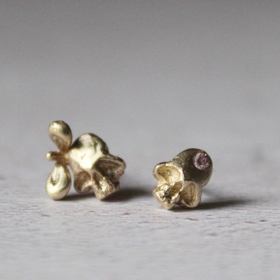 9k Solid Gold Sugar Skull Earrings: Mismatched Zircon Studs