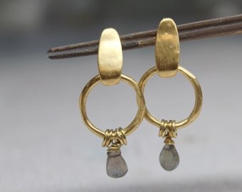 Boucles d'oreilles pendantes en plaqué or - Design élégant en forme de cercle ouvert - Boucles d'oreilles chics au quotidien - Bijoux en labradorite