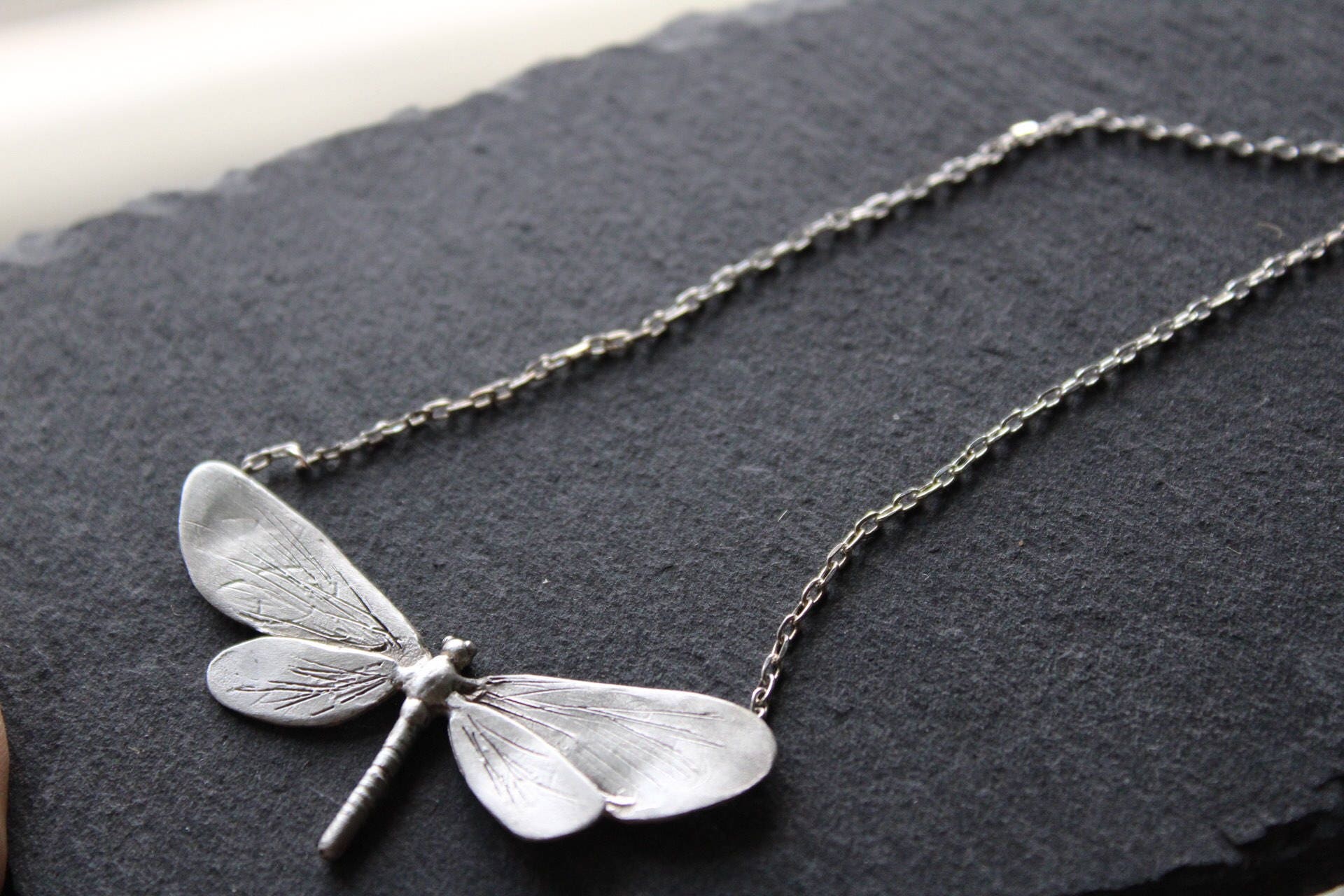 Silber Motte Halskette, für sie Silber Anhänger, Geschenk Anhänger, Insekt Sterling Motte Schmuck, Schmetterling