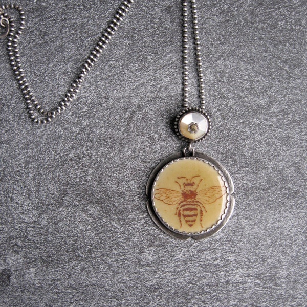 PENDANT sterling silver with honey bee cabochon and vintage button