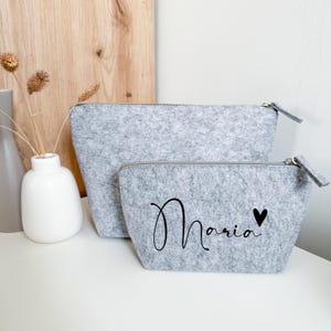 Personalisierte Filz Kosmetiktasche mit Initial und Name,  Schminktasche mit Name, personalisierter Kosmetikbeutel,  Geschenk