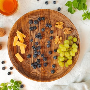 Rustic Wooden Plate - Oak or Ash, 2 Size Options, Handcrafted Dinnerware, Eco-Friendly Tableware, Perfect for Farmhouse Kitchen Decor