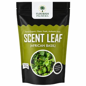 Op de afbeelding: Een zwarte en olijfgroene stazak met 30g Scent Leaf Afrikaanse basilicum. De verpakking bevat het Flourish Palmera logo, de tekst Purely Organic, Clean, Fresh, Authentic Food en een rond venster met afbeeldingen van groene bladeren.