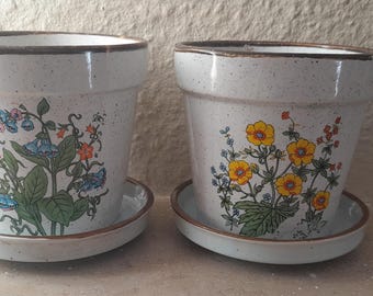 Set of 3 ceramic flowerpots, speckled with floral motif, 70s, vintage