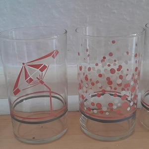 Set of 4 80s juice glasses, water glasses, pink, white