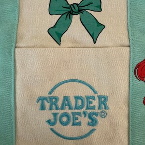 Bolsa pequena personalizada dupla face da Ariel da Disney, da Trader Joe's. imagem 8