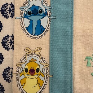 Mini bolso de mano personalizado de Disney Stitch and Friends Coquette de Trader Joe's imagen 3