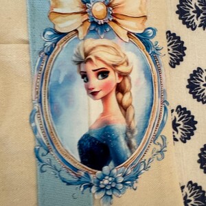 Minibolso personalizado de doble cara de Disney Frozen de Trader Joe's imagen 9