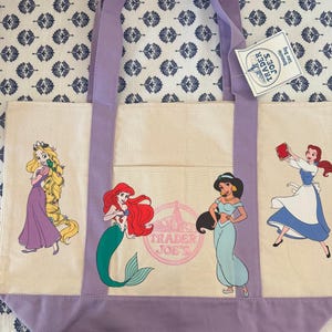 Disney Prinzessin Custom Made Trader Joes Large Purple Tote Belle, Ariel, Rapunzel Bild 1