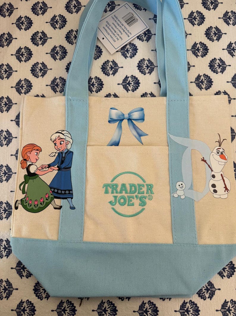 Minibolso personalizado de doble cara de Disney Frozen de Trader Joe's imagen 3