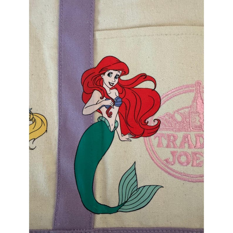 Disney Prinzessin Custom Made Trader Joes Large Purple Tote Belle, Ariel, Rapunzel Bild 4