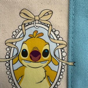 Mini bolso de mano personalizado de Disney Stitch and Friends Coquette de Trader Joe's imagen 6