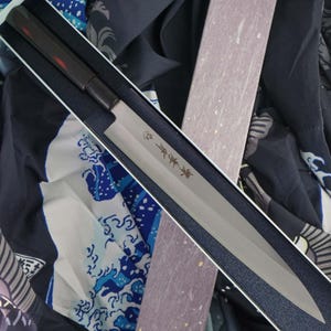 Yanagiba Japanese kitchen knife Sakai Takayuki Inox Black Lacqured with Saya 24cm