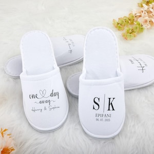 Custom Bride Fluffy Slippers,Personalized Slippers,wedding day slippers,Personalized Slippers Women Wifey Gift,Bachelorette Fluffy Slippers