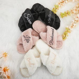 Custom Bride Slippers,Bridesmaid Gift, Personalized  Fluffy Slippers,Bridesmaid Proposal,Bridal Shower Gift,Custom slippers,party slippers