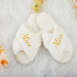 Custom Fluffy Slippers with Name,Bride Slipper Personalized,Christmas party slippers,Fluffy Bridesmaid Slippers,Handmade Bridal Party Gifts