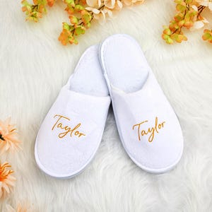 Custom Fluffy Slippers with Name,Bridal Mrs Wedding slippers, Personalized Bride Slippers,Bride to Be Gift,Bridesmaid Gift,Fluffy Slippers