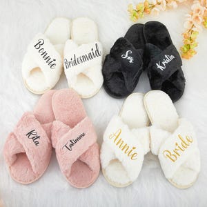 Custom Slippers for Bridesmaid Gifts,Personalized Wedding Fluffy Slippers,Bridal gift,Birthday Gift, Bride Slippers,Christmas party slippers