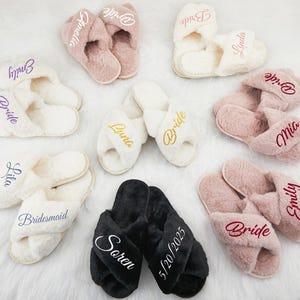 Custom Bride Fluffy Slippers,Personalized Bride Slippers,Fluffy Bridesmaid Slippers,Bride Party slippers,Fluffy Slippers,Gift for Bride