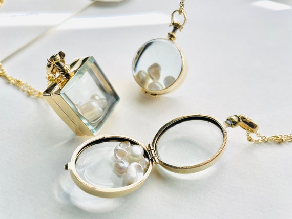 Beveled Glass Memory Locket Necklace 